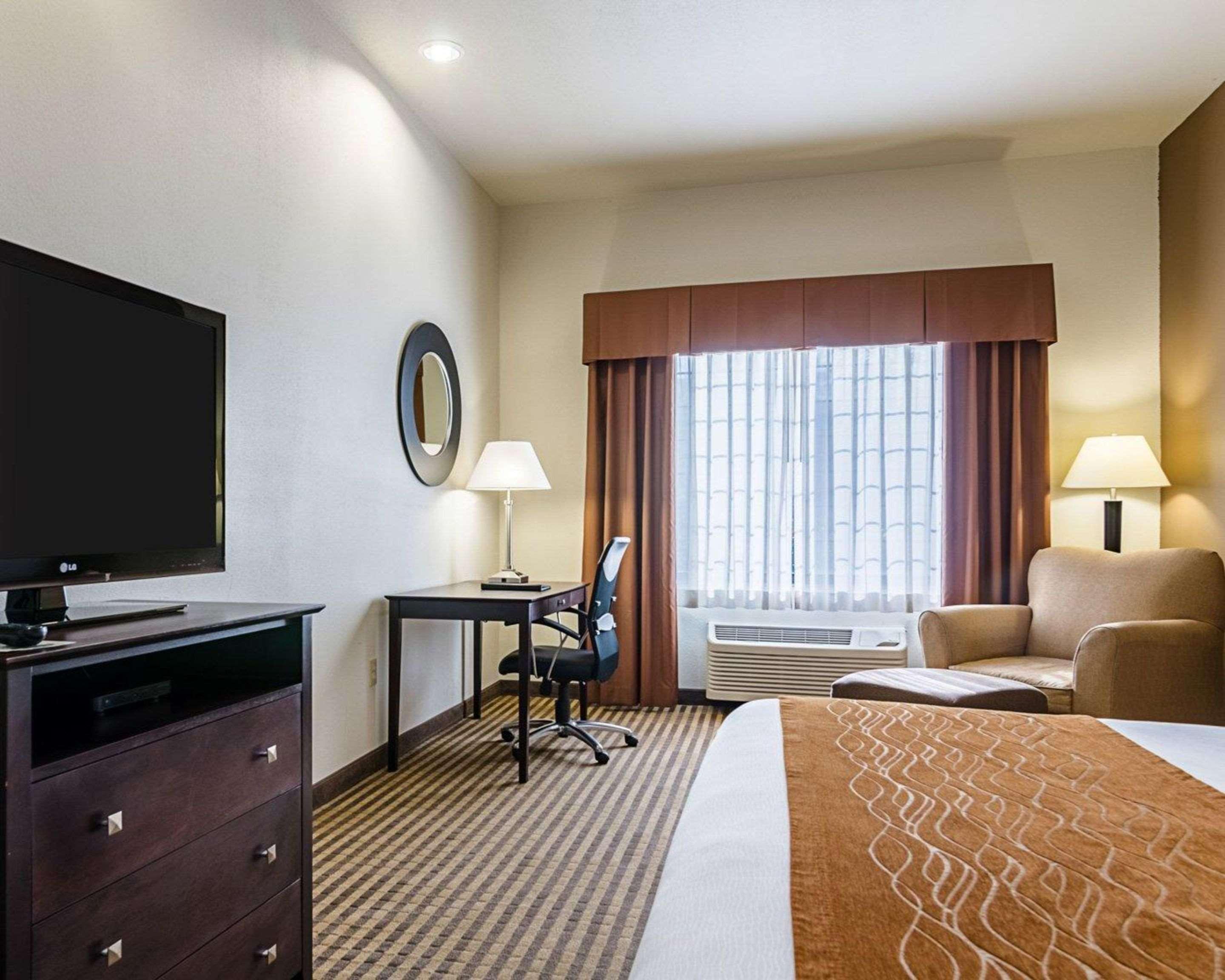 Comfort Inn & Suites Lawrence - University Area Esterno foto