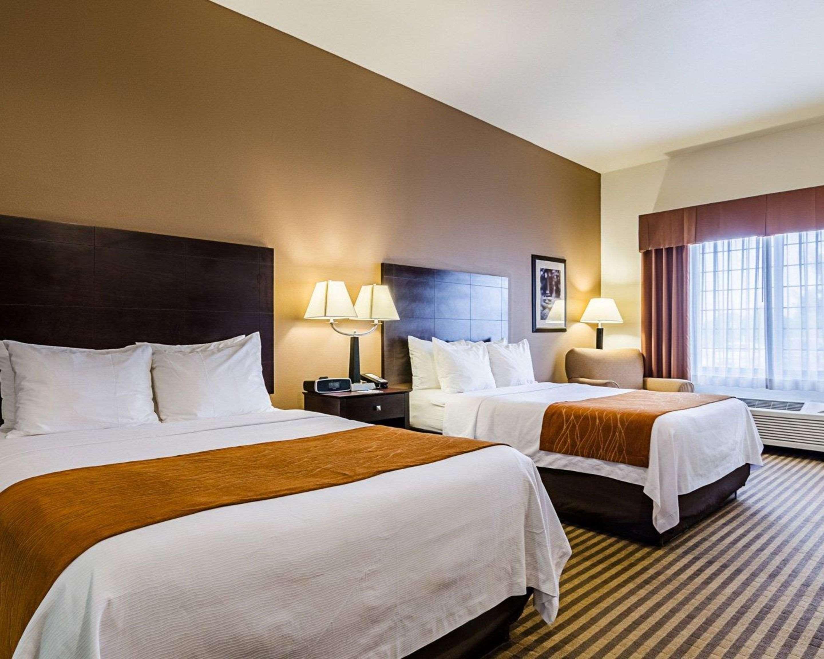 Comfort Inn & Suites Lawrence - University Area Esterno foto