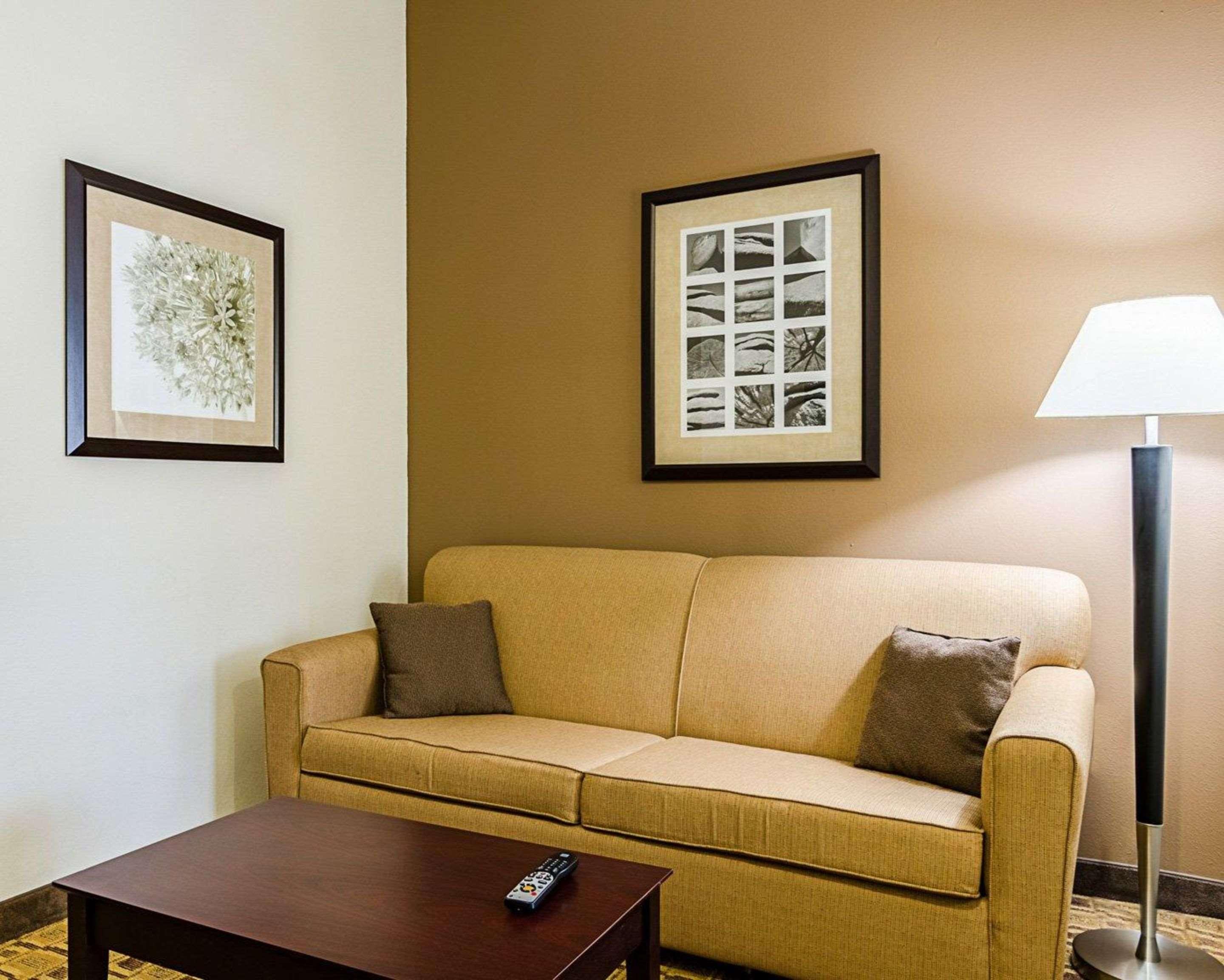 Comfort Inn & Suites Lawrence - University Area Esterno foto