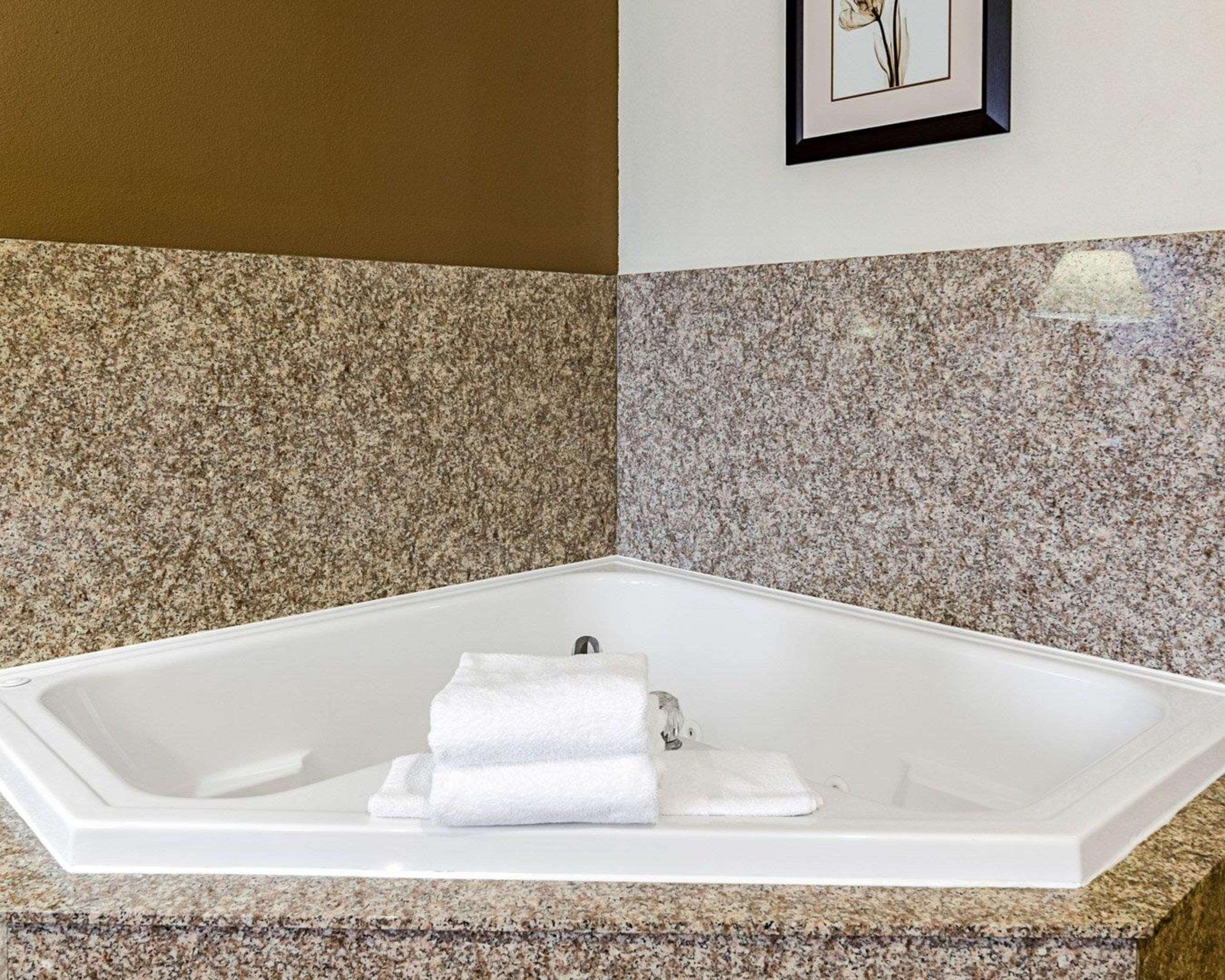 Comfort Inn & Suites Lawrence - University Area Esterno foto