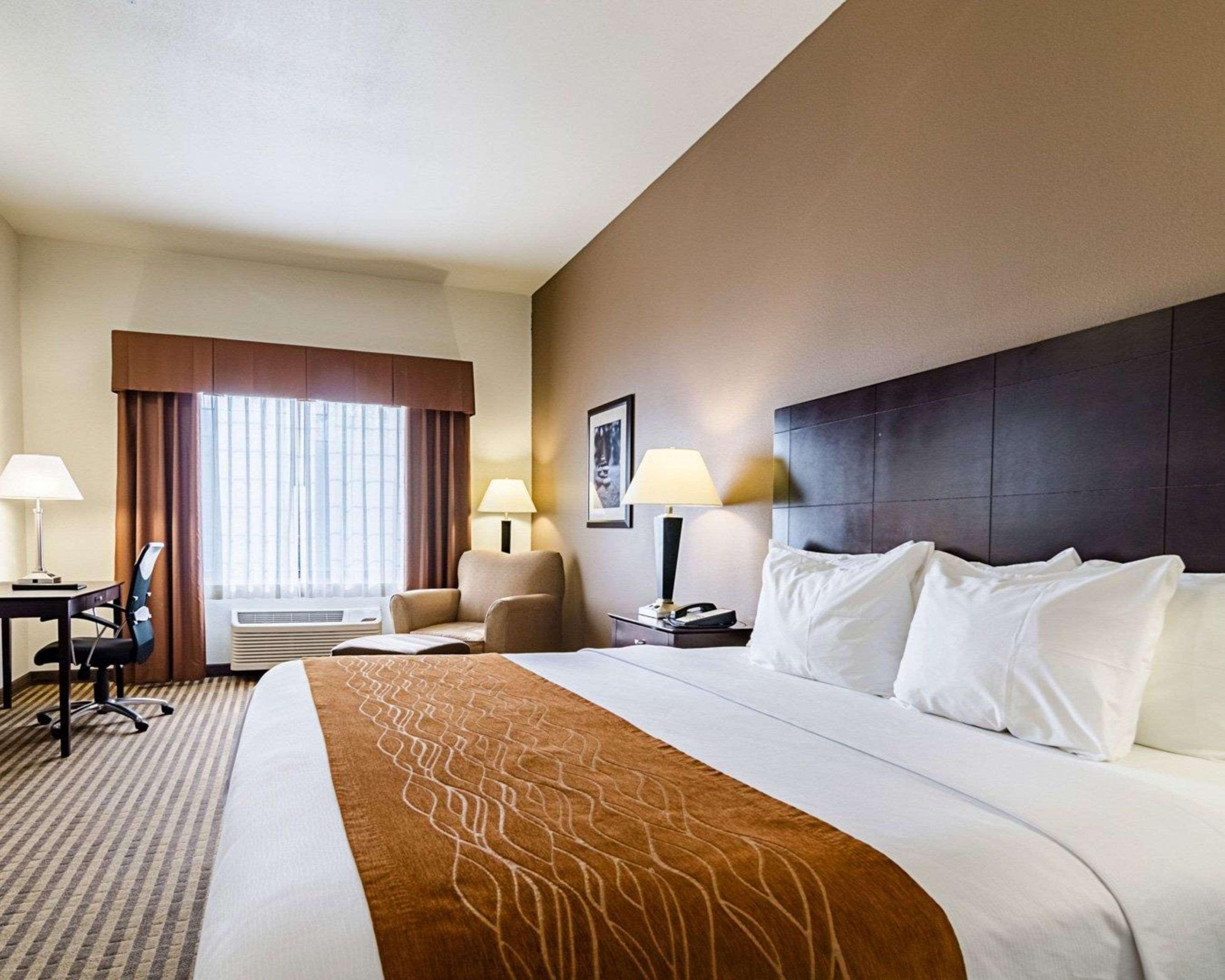 Comfort Inn & Suites Lawrence - University Area Esterno foto