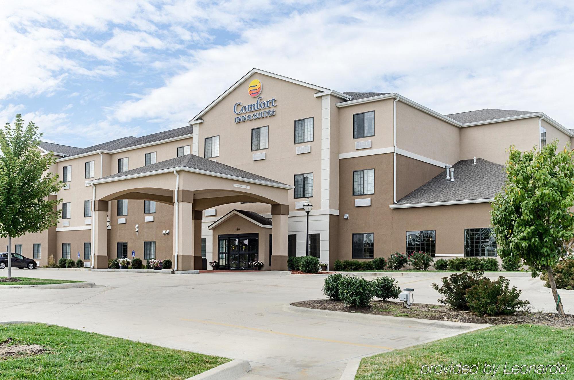 Comfort Inn & Suites Lawrence - University Area Esterno foto