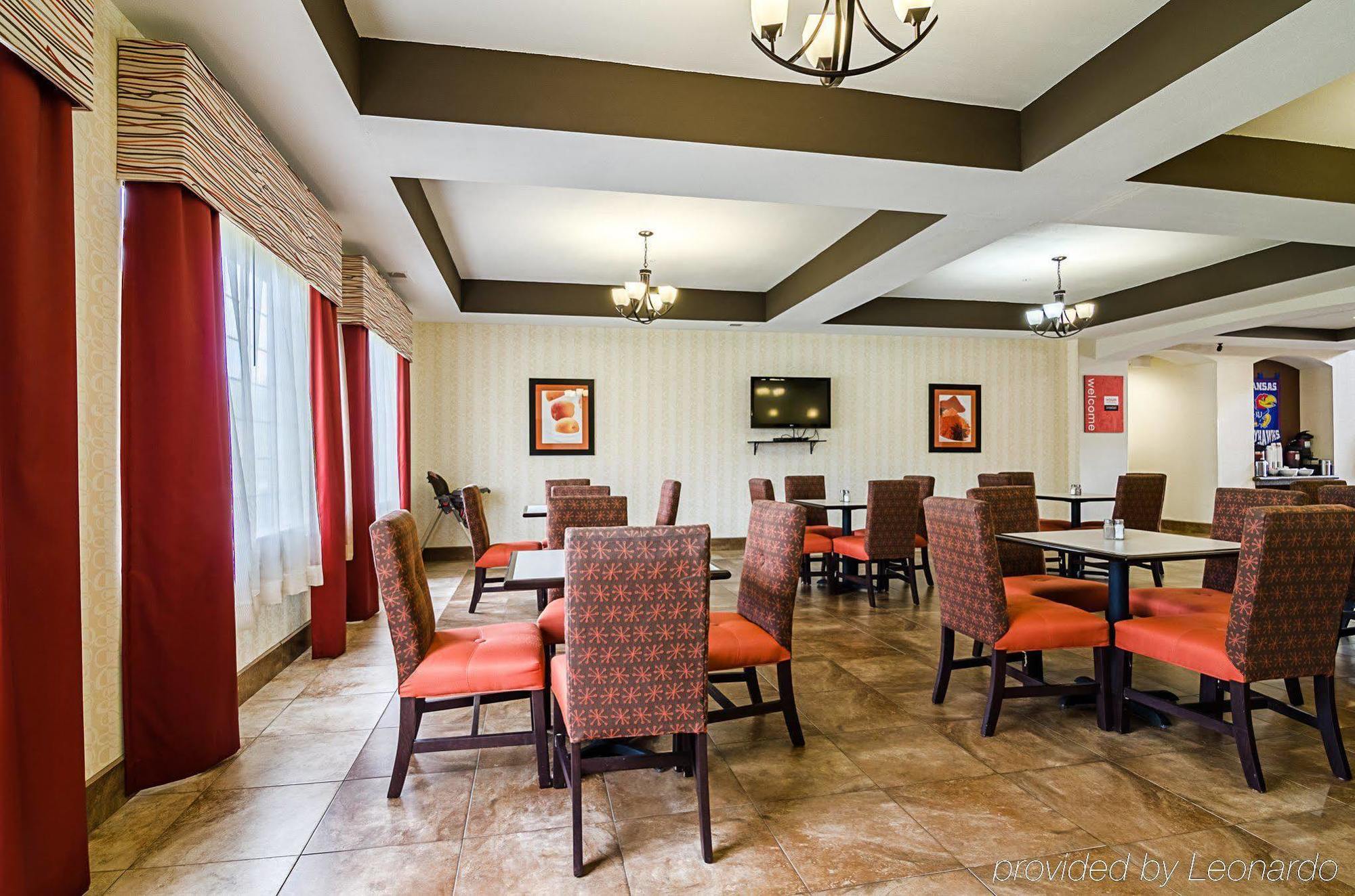 Comfort Inn & Suites Lawrence - University Area Esterno foto